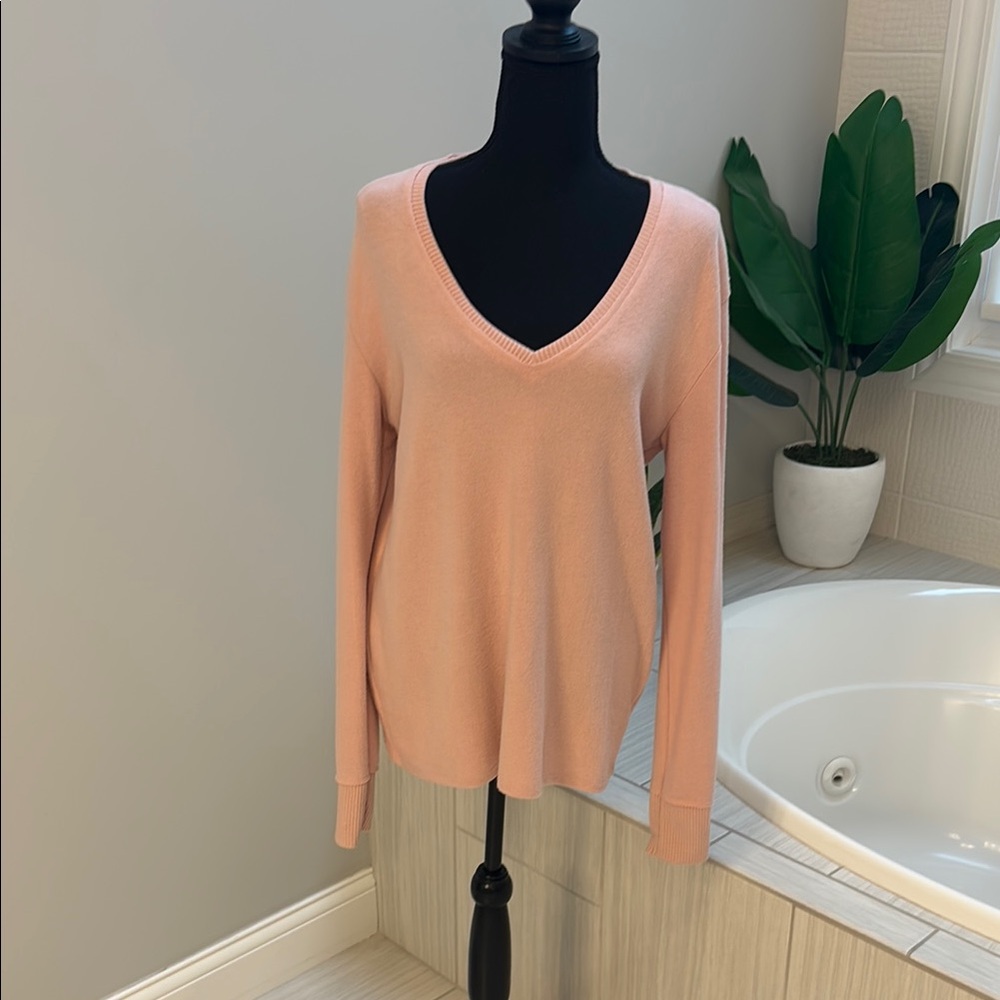 Women's BP Brand from Nordstrom deep V-Neck Pink Sweater Size S